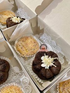 Kue basah jajan pasar variatif untuk acara syukuran Jember